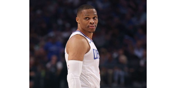 Russell Westbrook kokee uransa kuudetta siirtoa